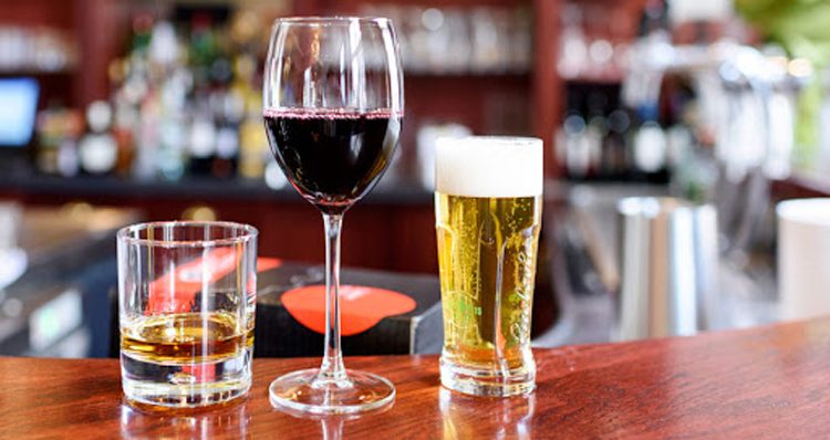Cercetătorii au aflat ce se întâmplă dacă bei alcool în fiecare zi